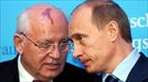 Mikhail Gorbatxov eta Vladimir Putin 2004ko irudi batean. Argazkia: EFE