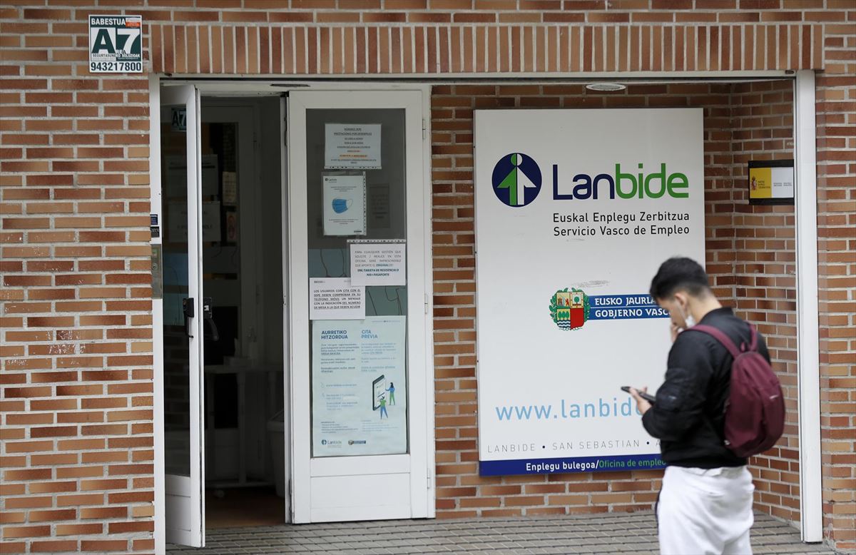 Una oficina de Lanbide. Foto de archivo: EFE