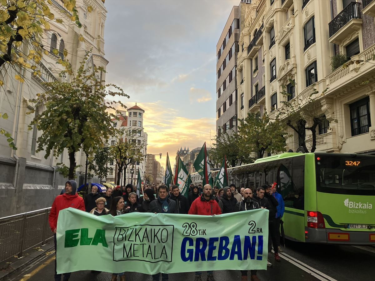 Manifestación convocada por ELA, hoy en Bilbao. 