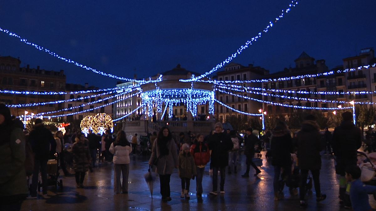 Pamplona enciende sus luces navideñas