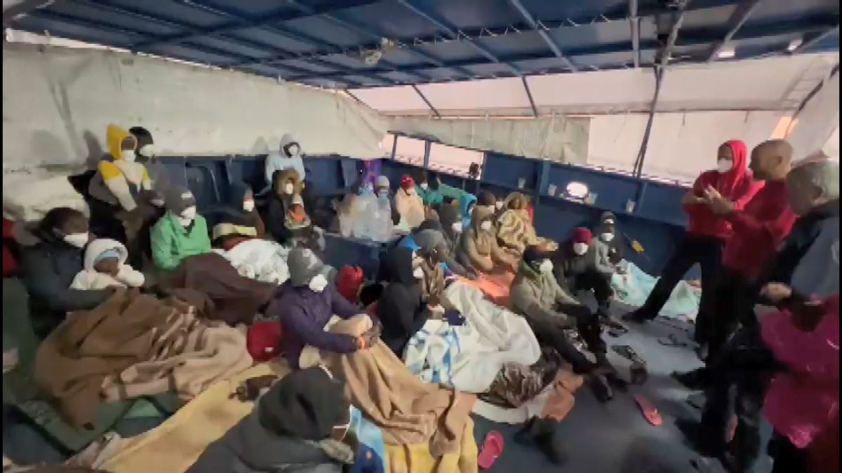 El barco de rescate Aita Mari llega a puerto con 31 migrantes rescatados a bordo