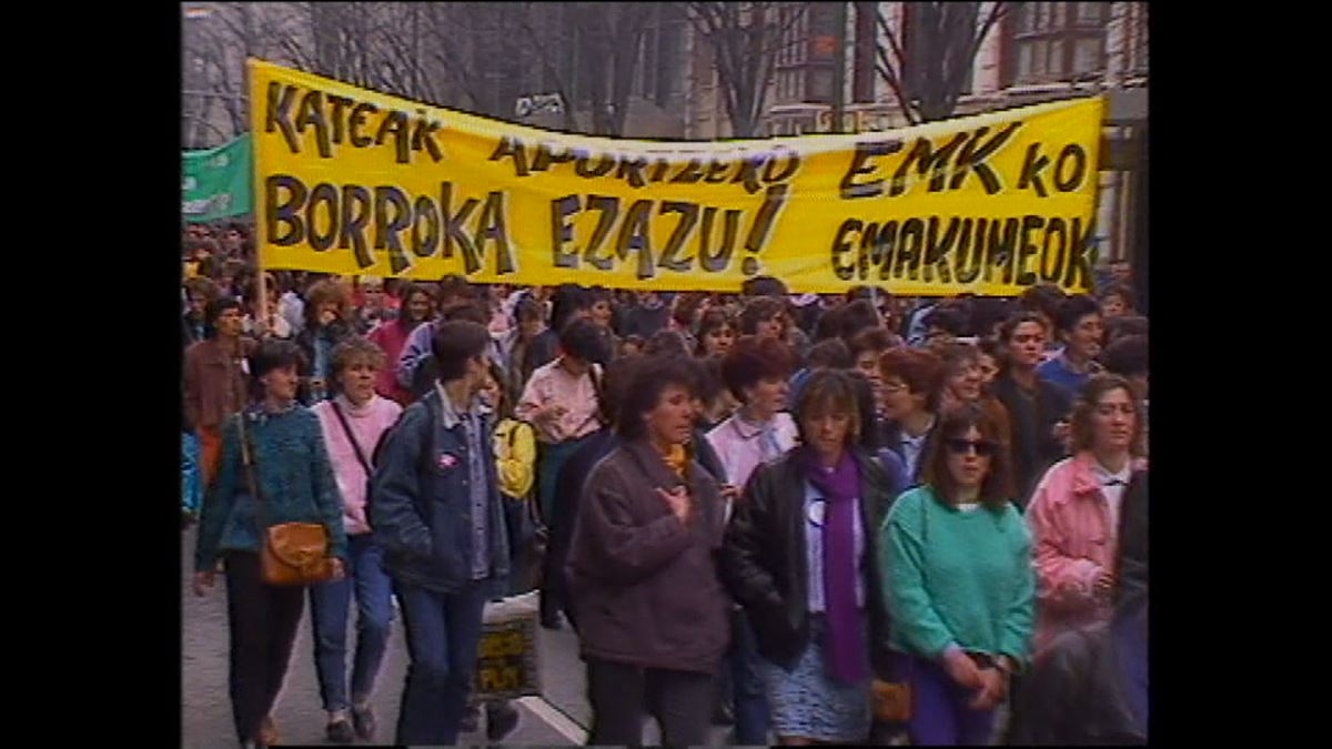 Parodias, ambiente festivo y reivindicativo durante la manifestación de Bilbao en 1987