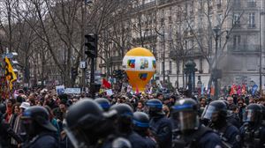 Pentsioen erreformaren aurkako astearteko manifestazioa Parisen. Argazkia: EFE
