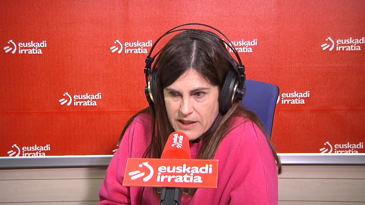 Miren Gorrotxategi, portavoz de Elkarrekin Podemos-IU en el Parlamento Vasco en Euskadi Irratia.