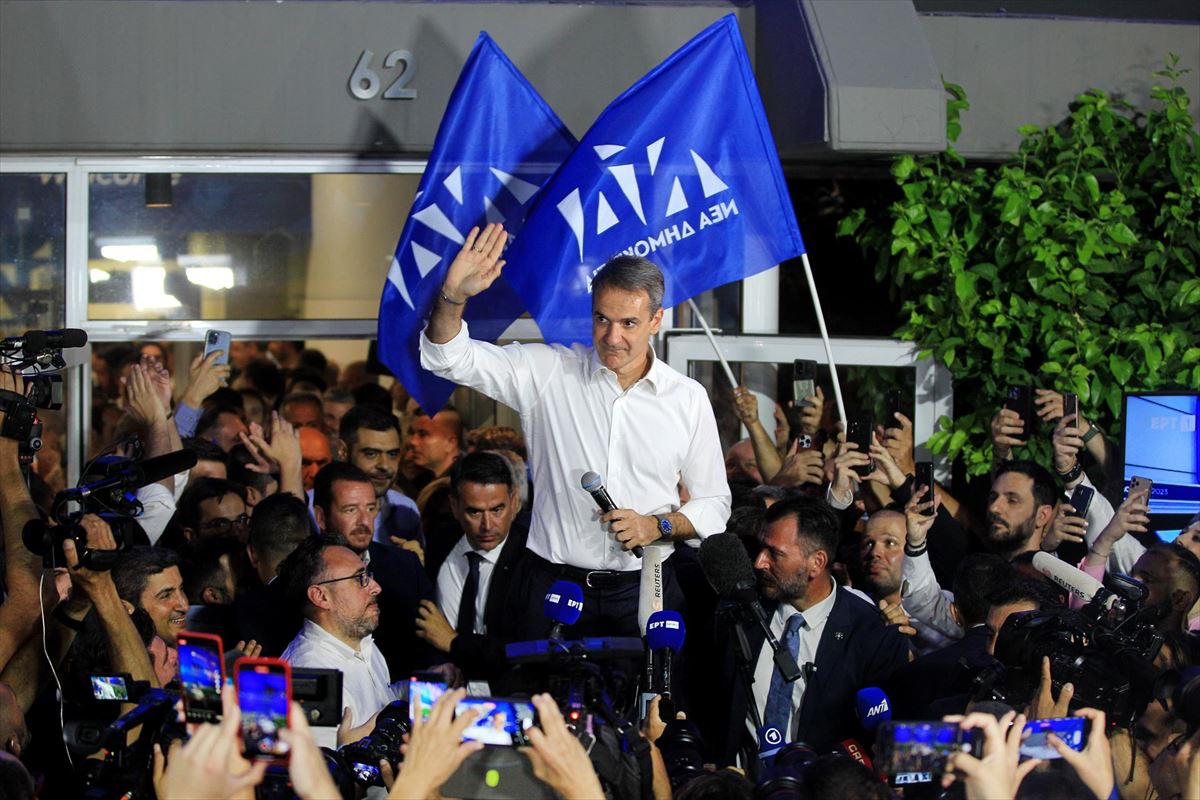Kyriakos Mitsotakis, Demokrazia Berria alderdiko burua, garaipena ospatzen. Argazkia: EFE