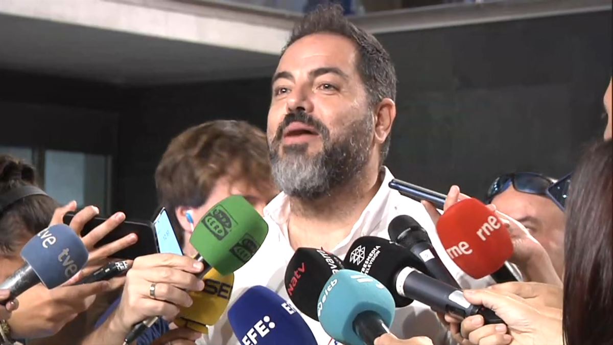 Ramón Alzórriz (PSN): 'Hoy es un buen día para Navarra y los navarros porque tendrán un gobierno progresista'