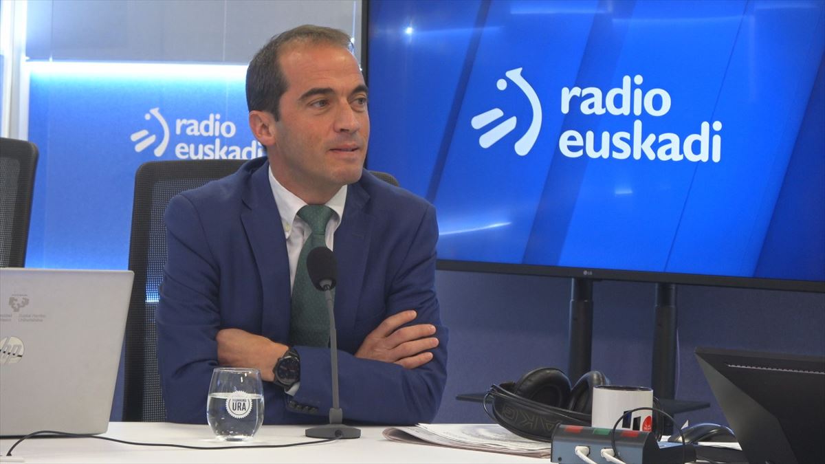 El director del Ente Vasco de la Energía, Iñigo Ansola, en Radio Euskadi