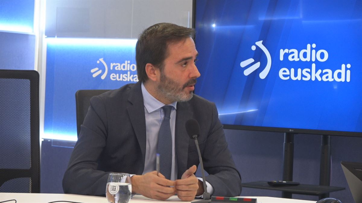 Javier Hurtado sailburua Radio Euskadin