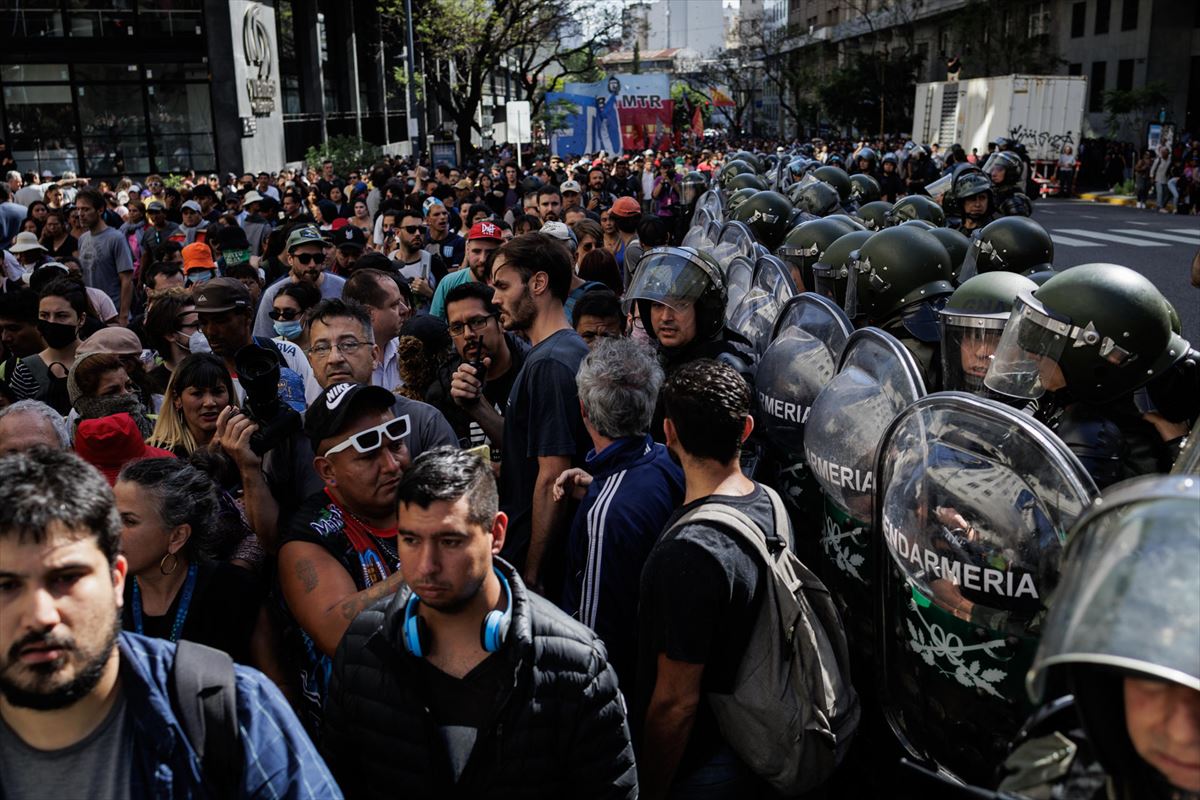 Una protesta contra Milei en Argentina. EFE