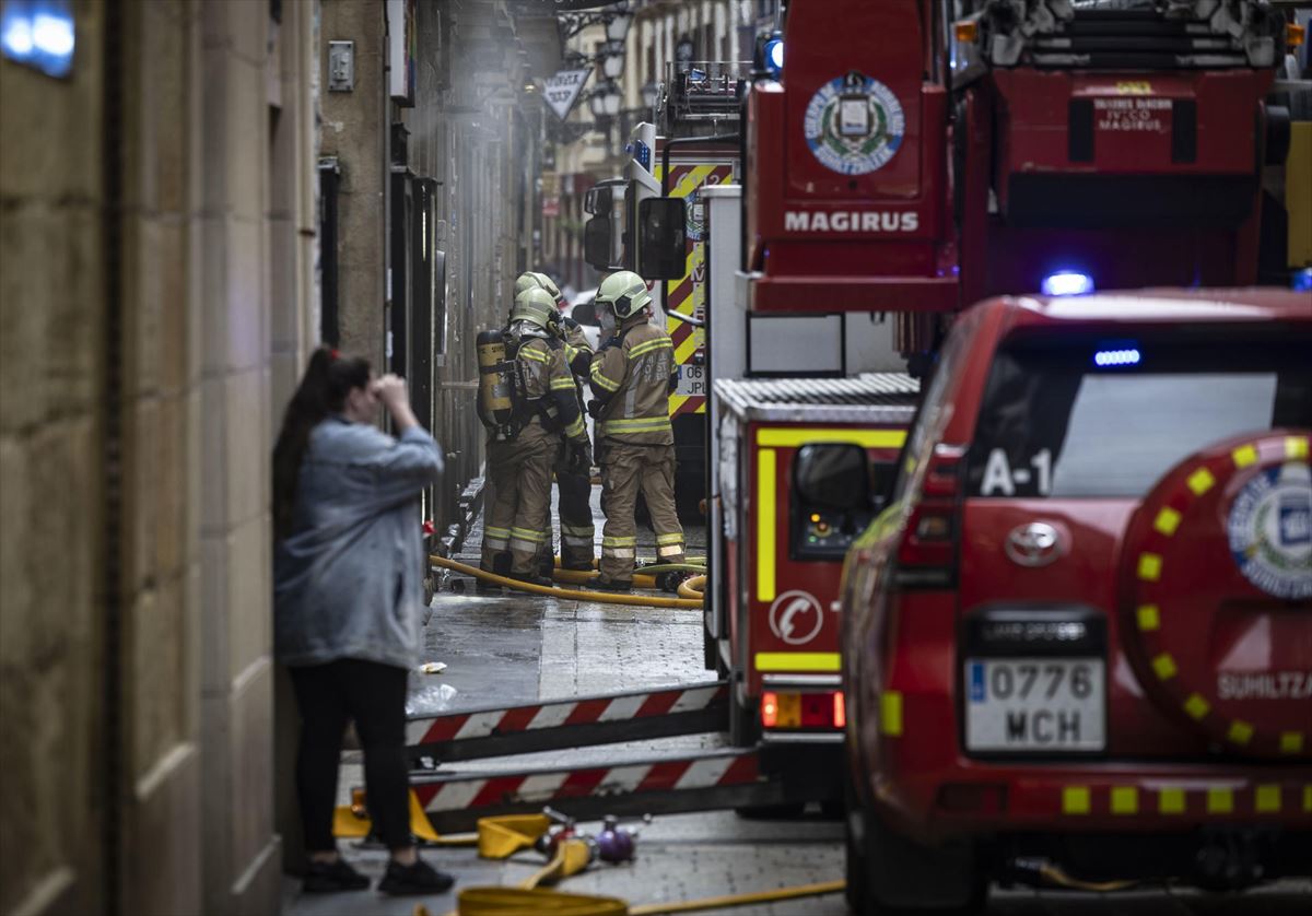Incendio en la Parte Vieja de Donostia el lunes pasado. Foto: EFE