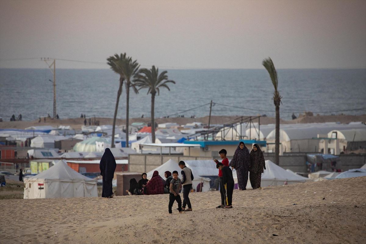 Errefuxiatuen kanpaleku bat, Gazan. Argazkia: Efe