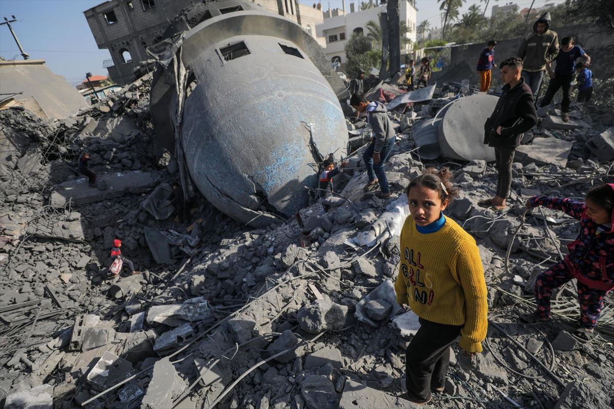 Hondamendia Gazan, larunbat honetako Israelen eraso baten ostean. EFE.