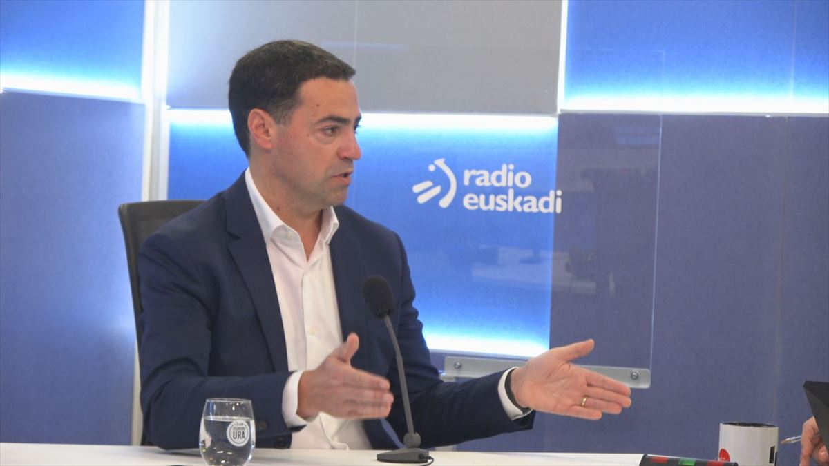 Imanol Pradales, Radio Euskadin